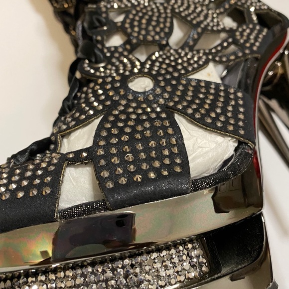 Boots - Picture 5 of 15